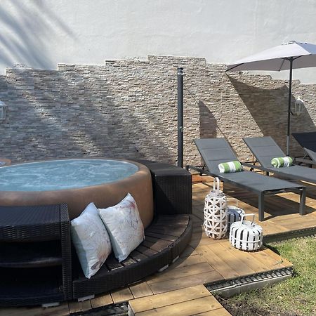 Villa Bianca A Few Steps By The Sea With Exclusive Garden & Jacuzzi Livorno Exterior foto
