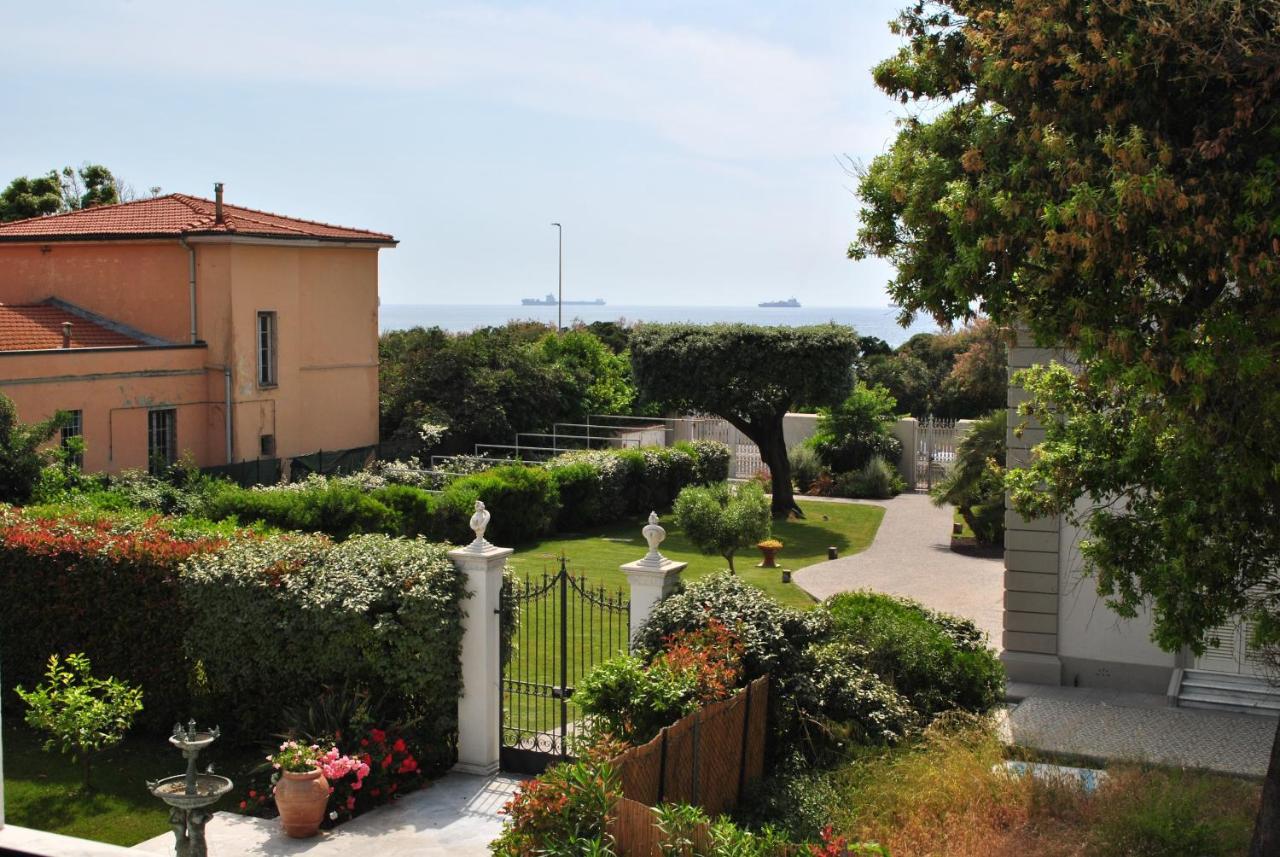 Villa Bianca A Few Steps By The Sea With Exclusive Garden & Jacuzzi Livorno Exterior foto