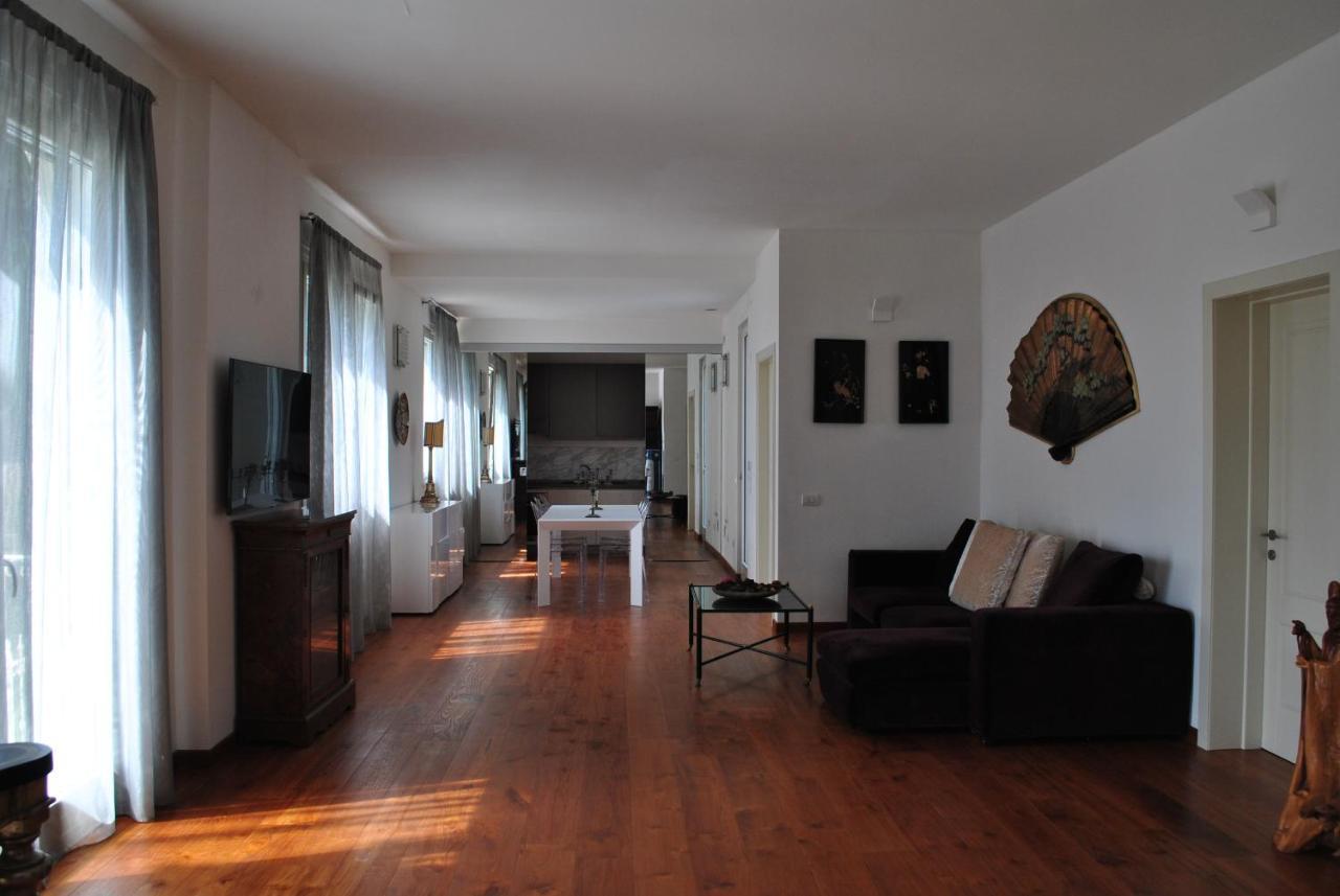 Villa Bianca A Few Steps By The Sea With Exclusive Garden & Jacuzzi Livorno Exterior foto